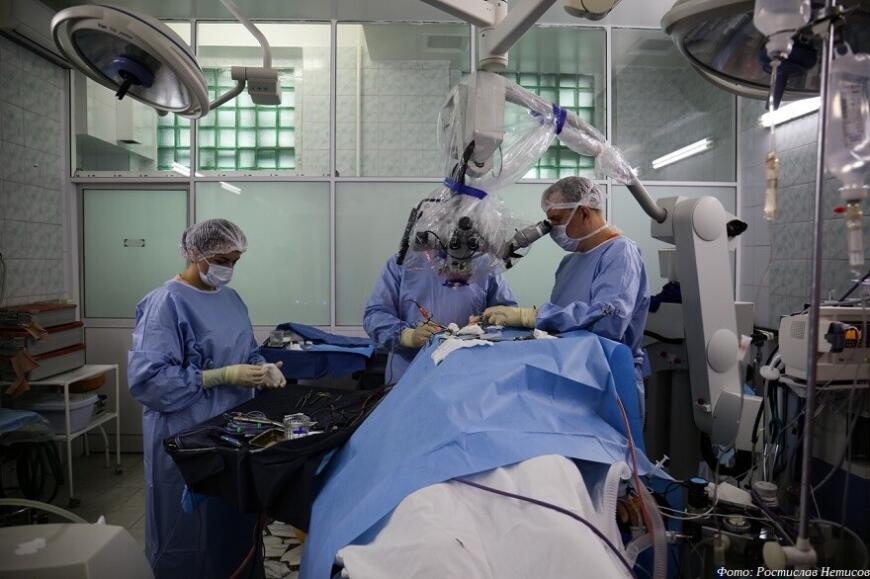 Новосибирские хирурги провели уникальную операцию по реконструкции черепа