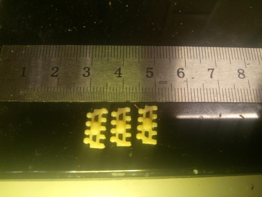 Трак для  сборной подвижной гусеницы (не требует склеивания) масштаб 1:43