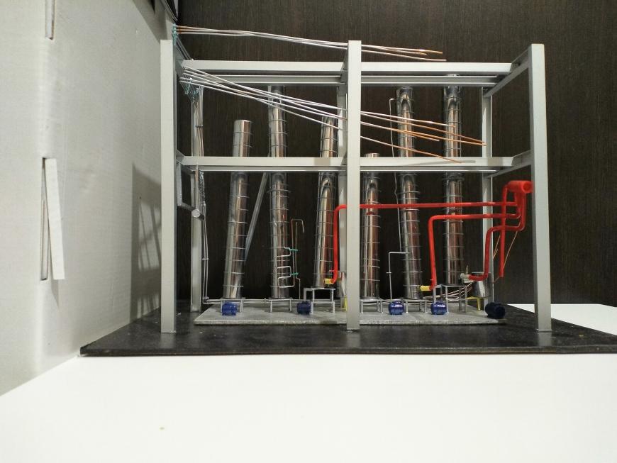 Масштабная модель (1:10) завода по производству горючих жидкостей. (Промышленный макет)