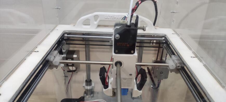Обзор принтера с кинематикой от ultimaker.