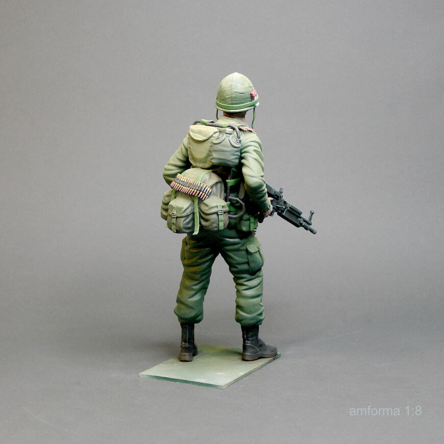 Солдат США с пулеметом, 1960 г.