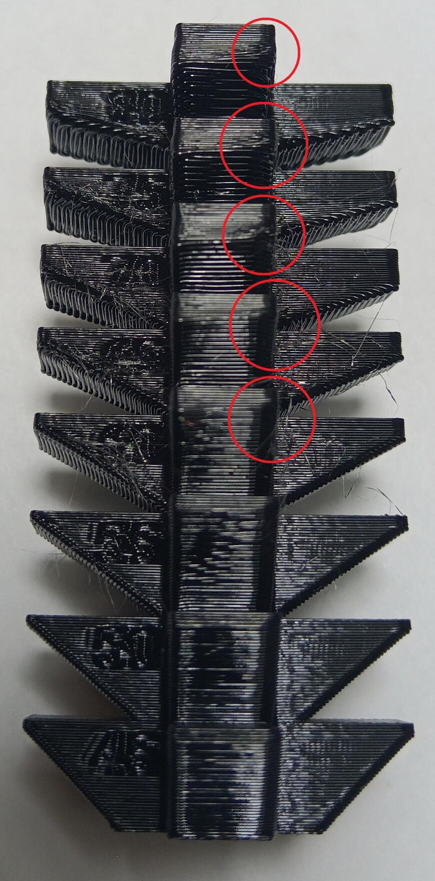 Qidi Q2 зализывает углы.