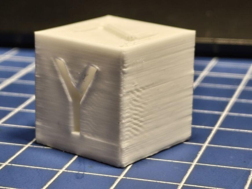 Рваная экструзия на углах и в начале слоя