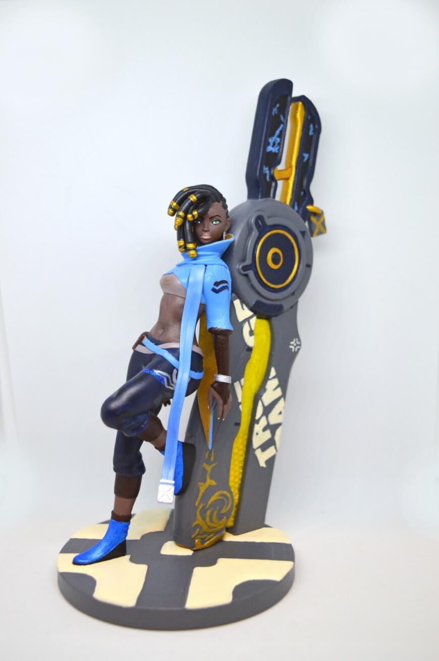 Фигурка True Damage Senna из игры League of Legends