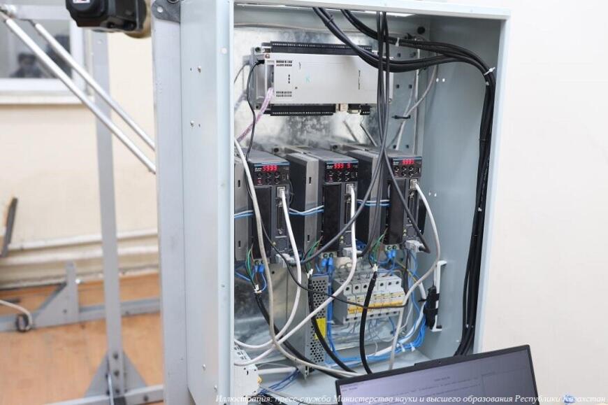 Казахстанские инженеры разработали аддитивную систему на основе автобетононасоса