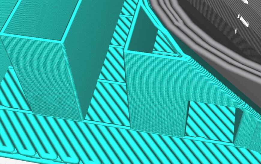 Слайсер cura (последний но и более старые версии) генерирует у поддержек зигзаг зубчатые участки, как это убрать?