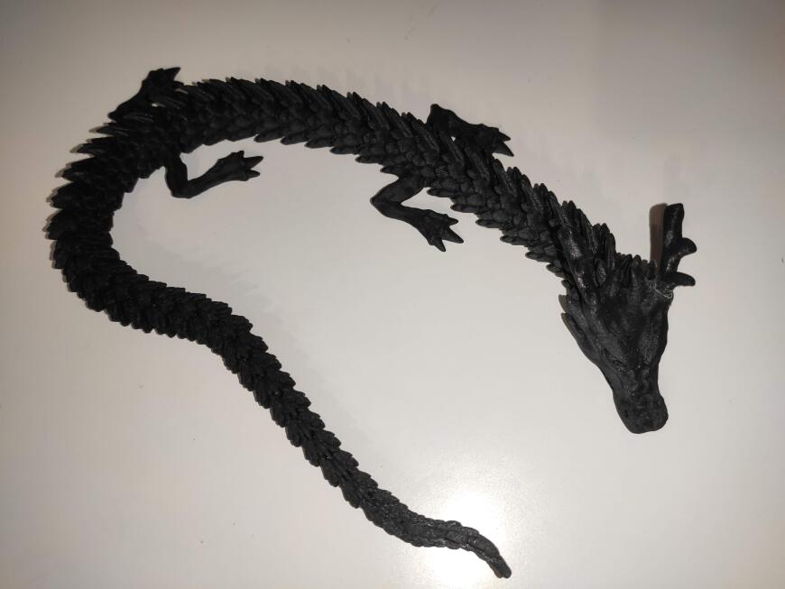 На волне модельки дракона (PLA: FDplast, my3D.art) без усов =)