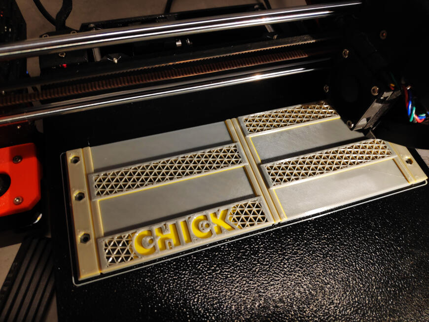 CHICK — принтер размером 4,5х5,5 спичечных коробка. Но это в нем не самое интересное