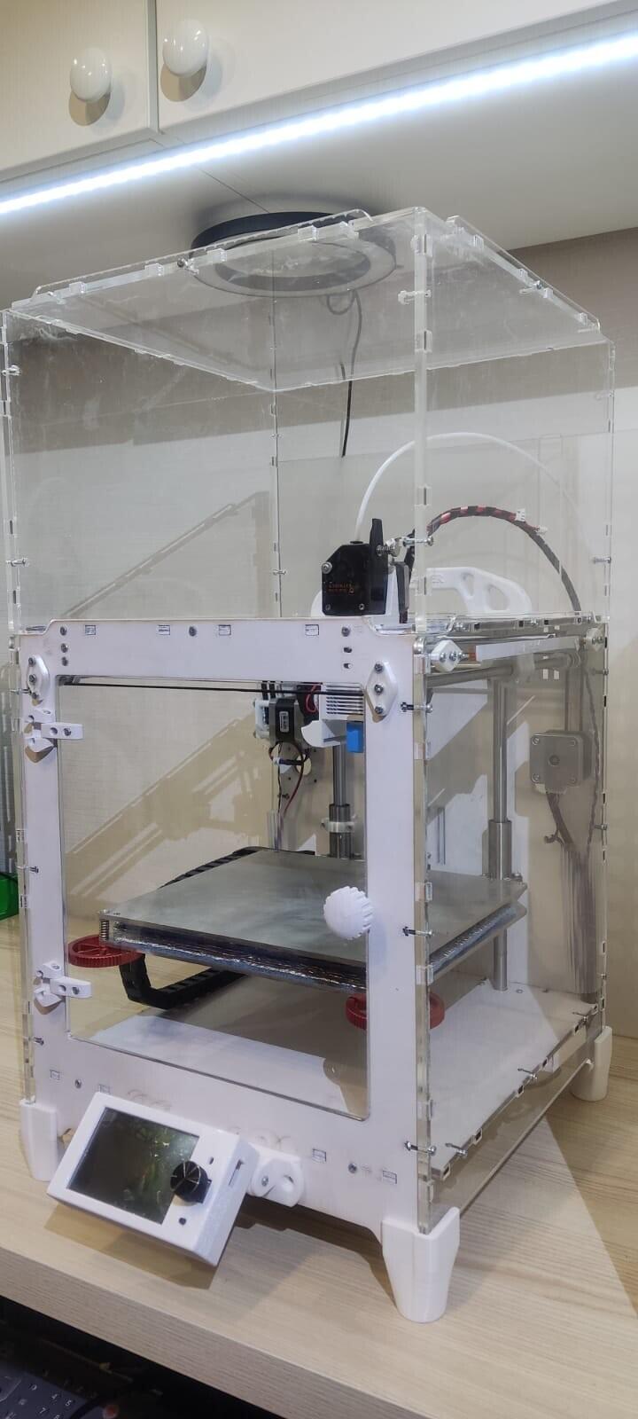 Обзор принтера с кинематикой от ultimaker.