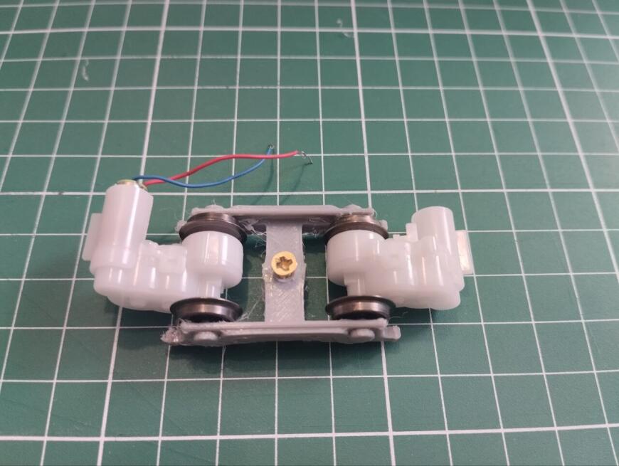 Бюджетно обмотариваем тепловоз ЧМЭ-2 1/87