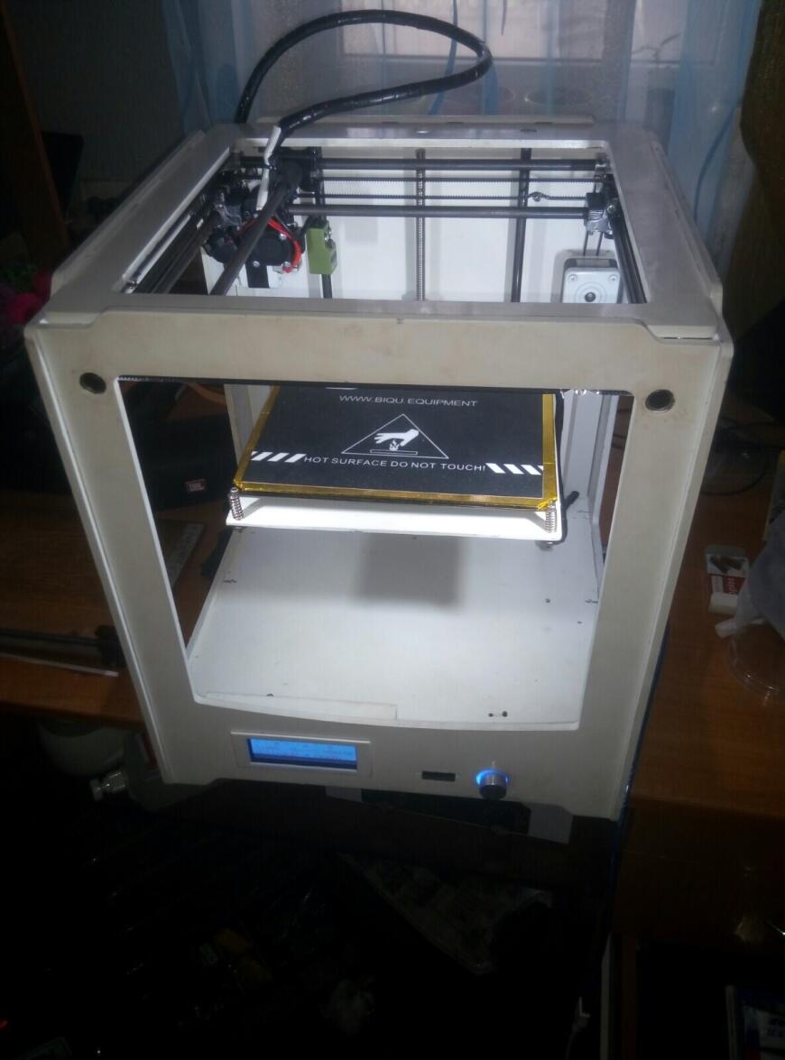 Перед началом печати стол до упора ползет вниз. Самопальный Ultimaker.