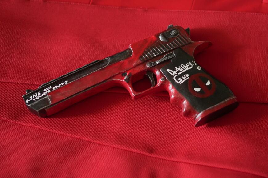 Пистолет Deadpool`a (Desert Eagle)