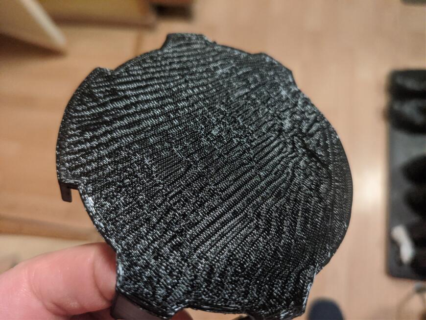 Волнистый нижний слой детали. Ender 3, PETG.