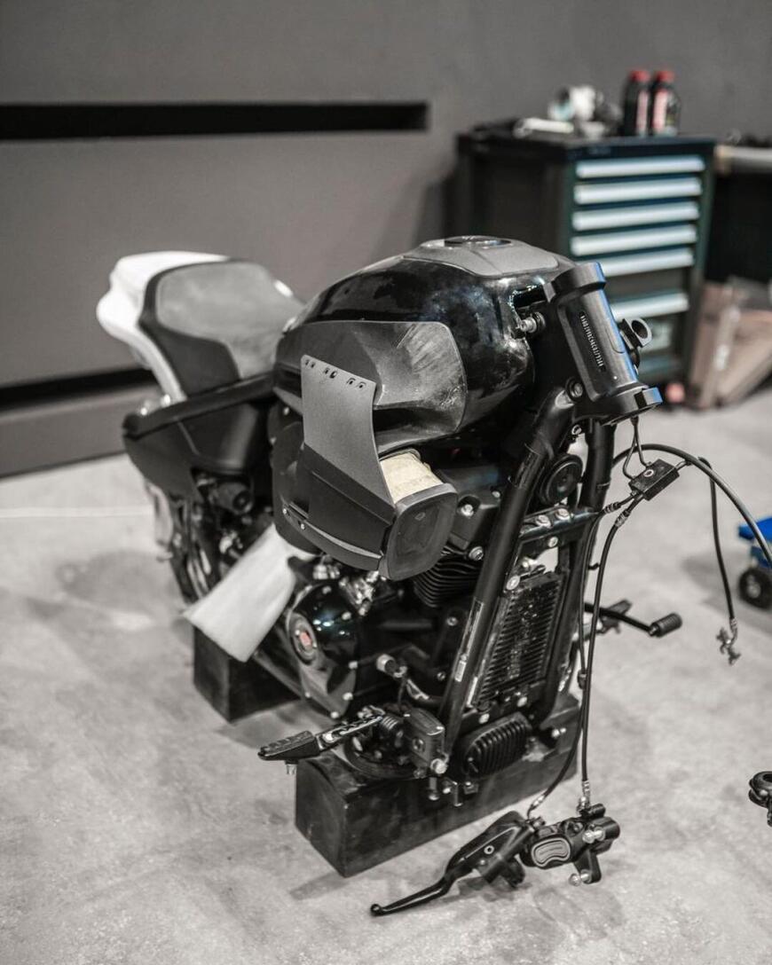 Напечатали обвес на Harley-Davidson FXDR от @box39co