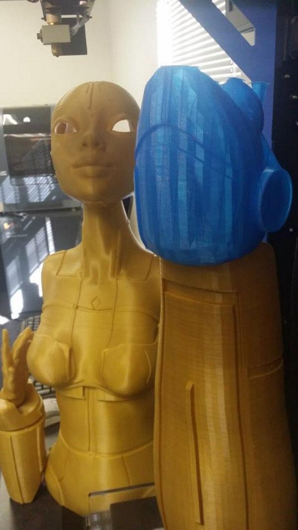 Роботика — 3D-печатная кукла ростом с человека