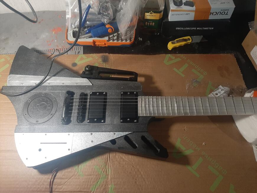 Электрогитара с подсветкой