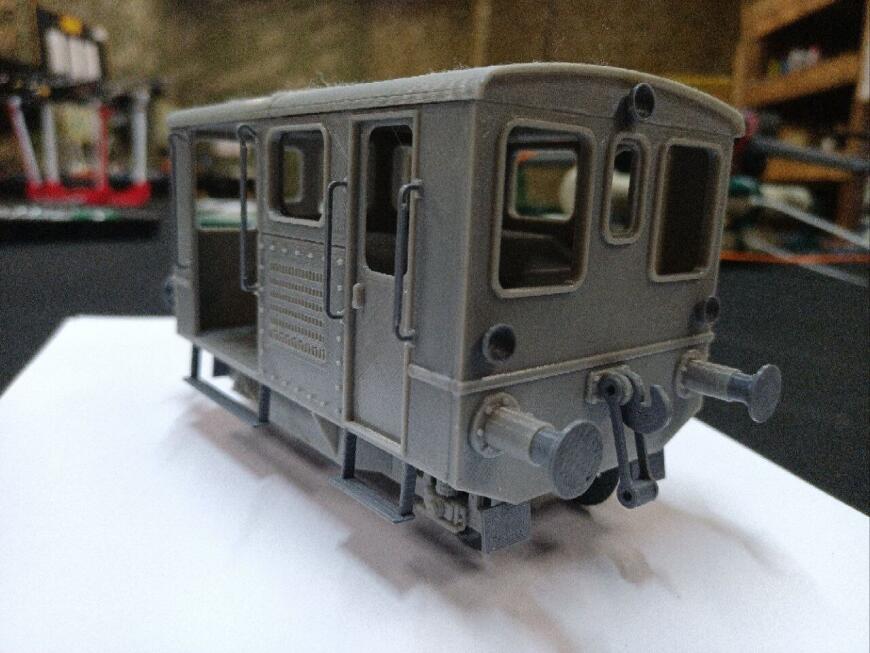 почти Модель железнодорожного трактора TM -2/2