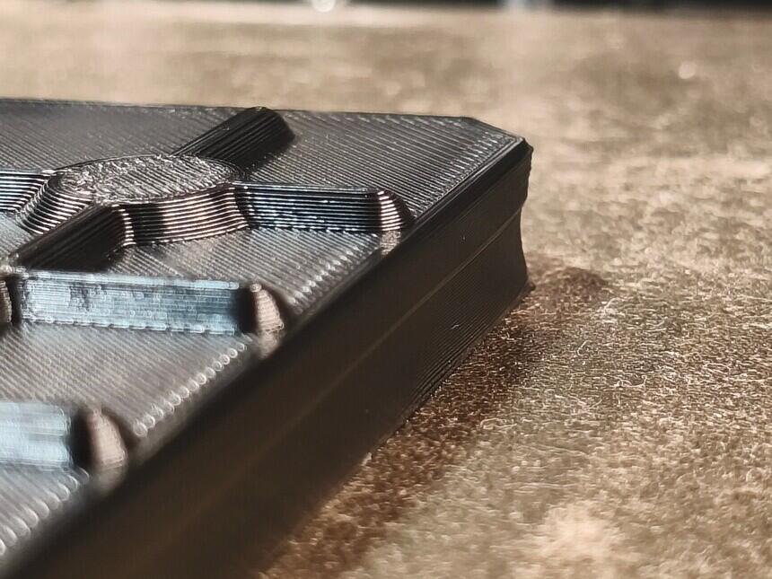 Трудности с печатью на Flashforge Adventurer 5M, подплавление нижних слоёв и их усадка.