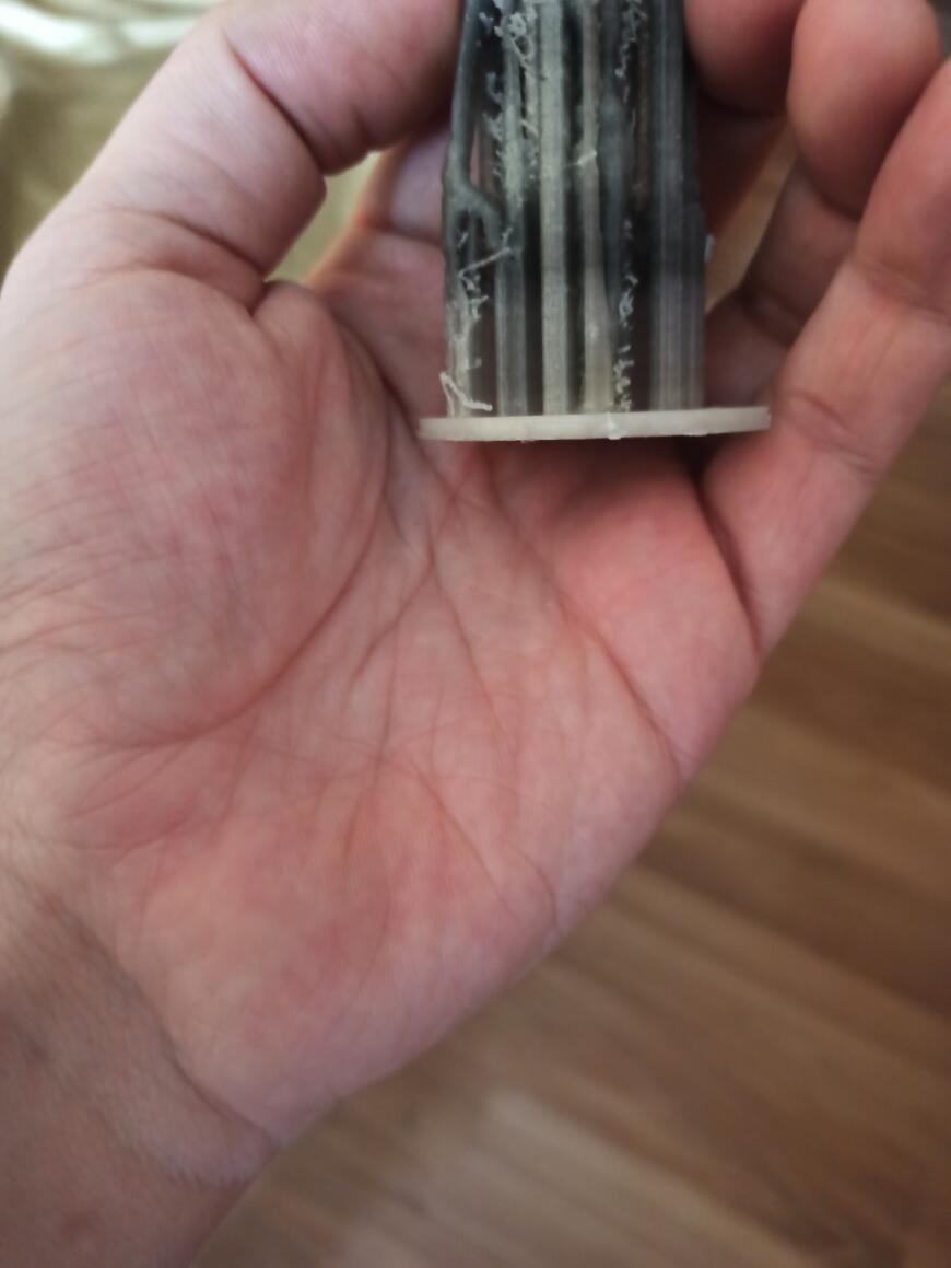 Чернеет PLA при печати