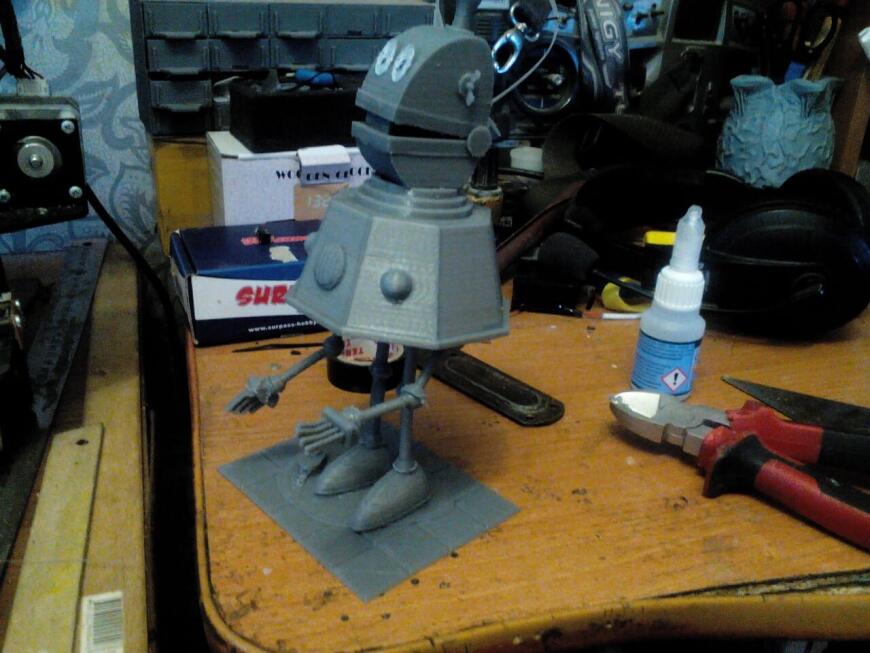 ещё один робот. ещё один робот.