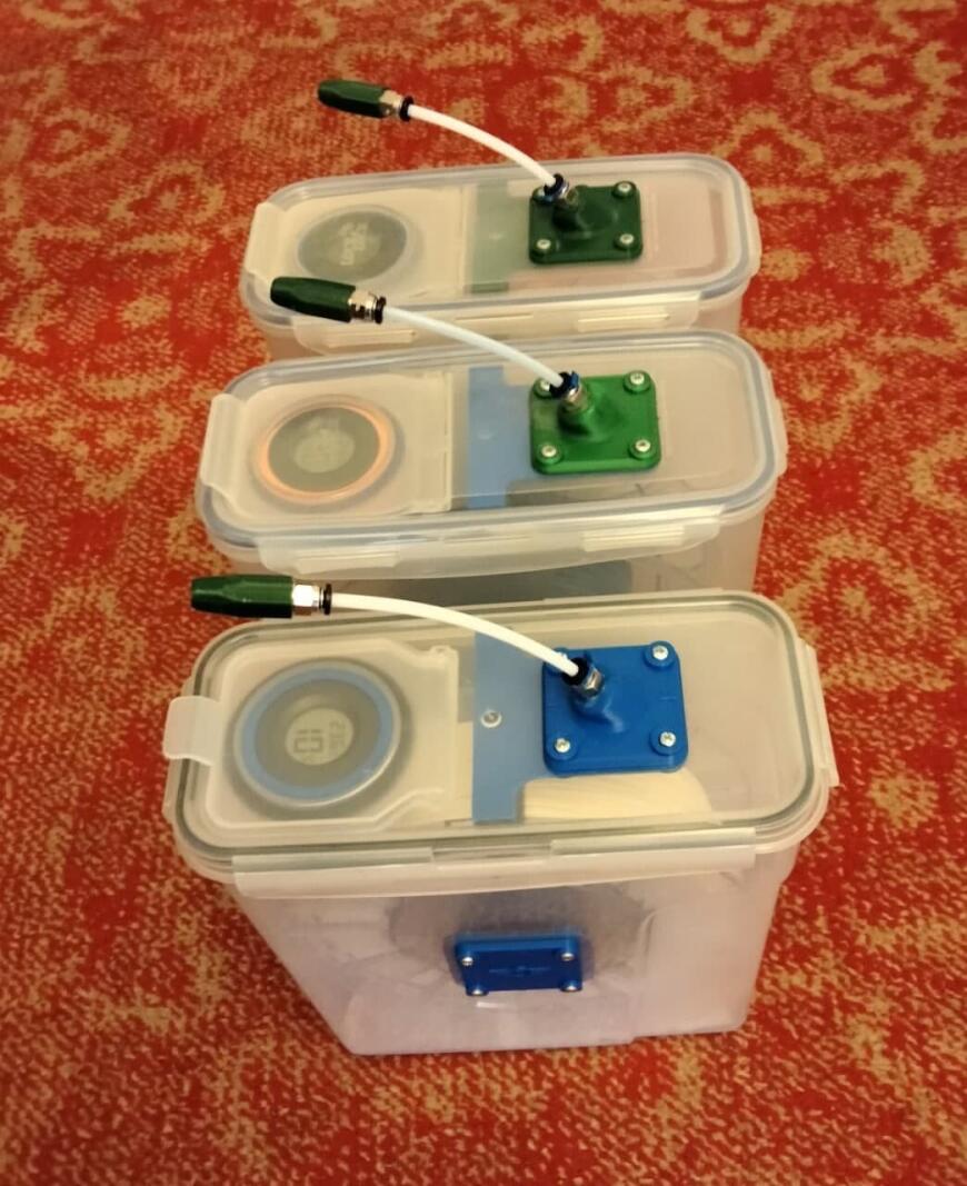 Контейнер-драйбокс для хранения и подачи гигроскопичных «инженерных» пластиков