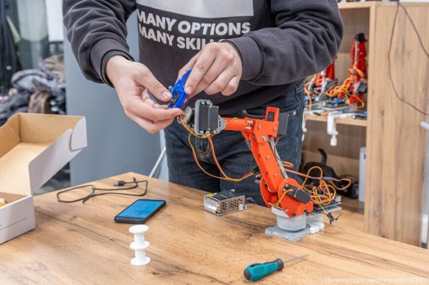 Уфимские студенты разработали образовательные робототехнические наборы Уфимские студенты разработали образовательные робототехнические наборы