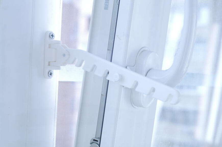 Крючок для окна