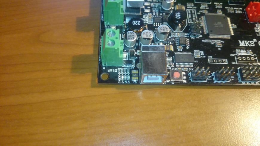 постоянное питание на стол и хотенд.