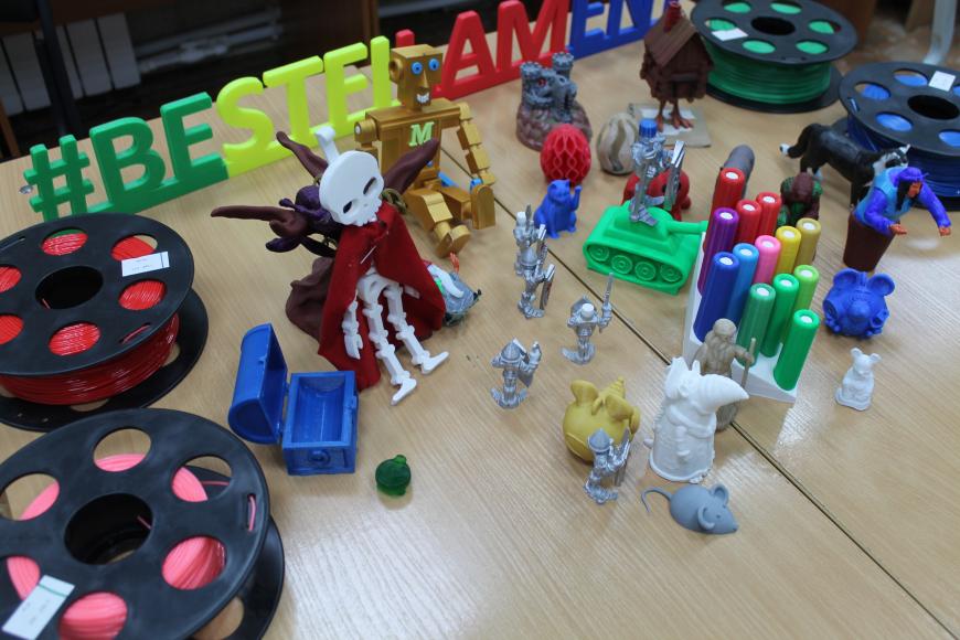 Хоровод вокруг елки!!!