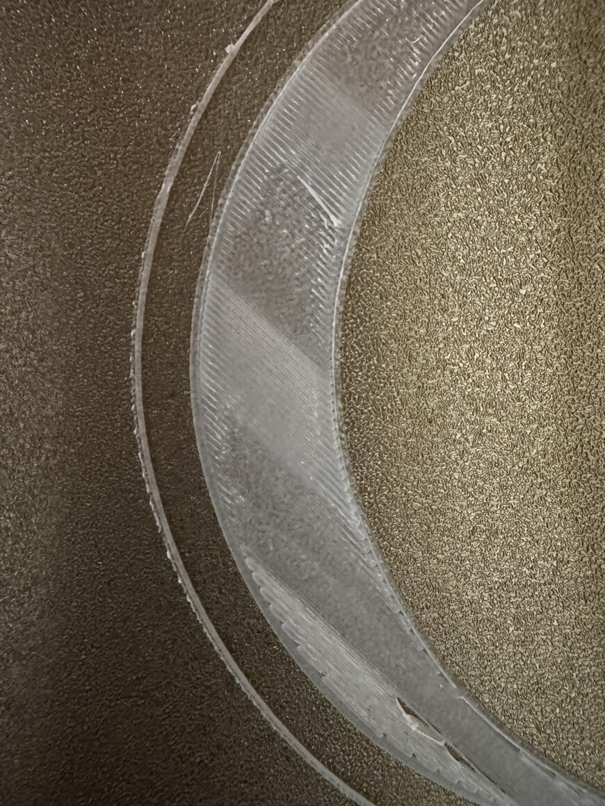 С чем может быть связана неоднородность экструзии?