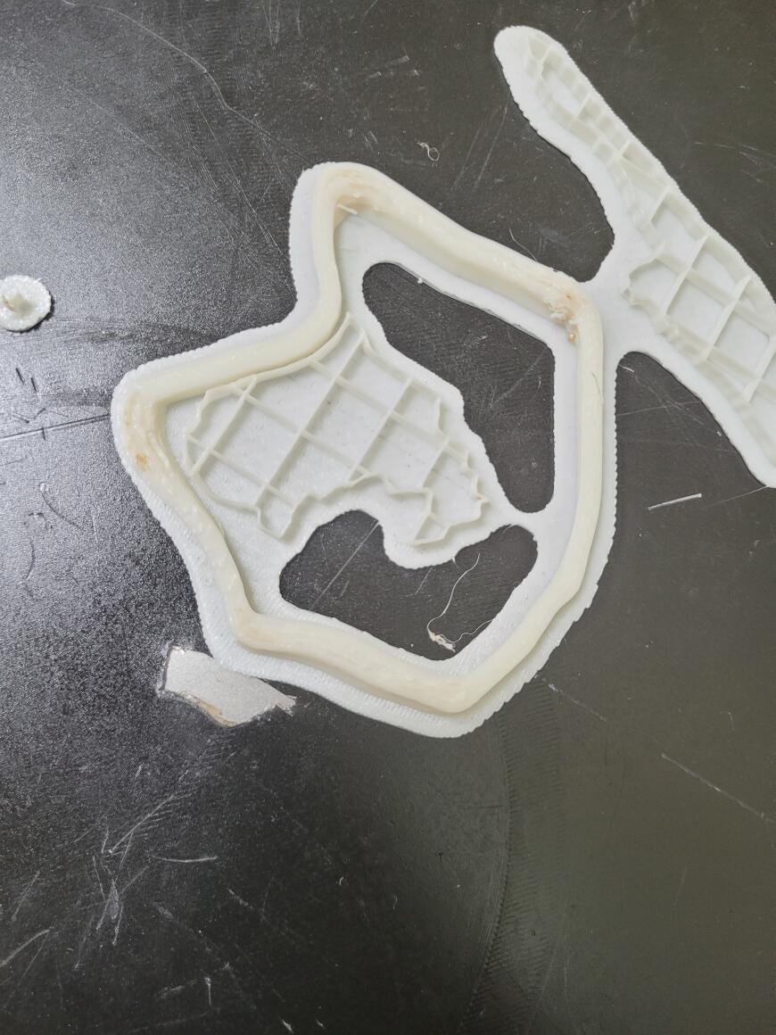 Creality crm4 печатает нормально до опр.слоя,дальше продавливает деталь Creality crm4 печатает нормально до опр.слоя,дальше продавливает деталь