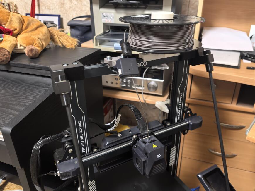 Горизонтальное расположение катушки с филаментом