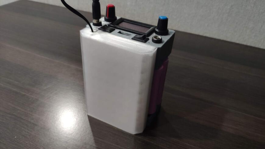 Автономный блок питания на аккумуляторах 18650 с QC3.0 и LED