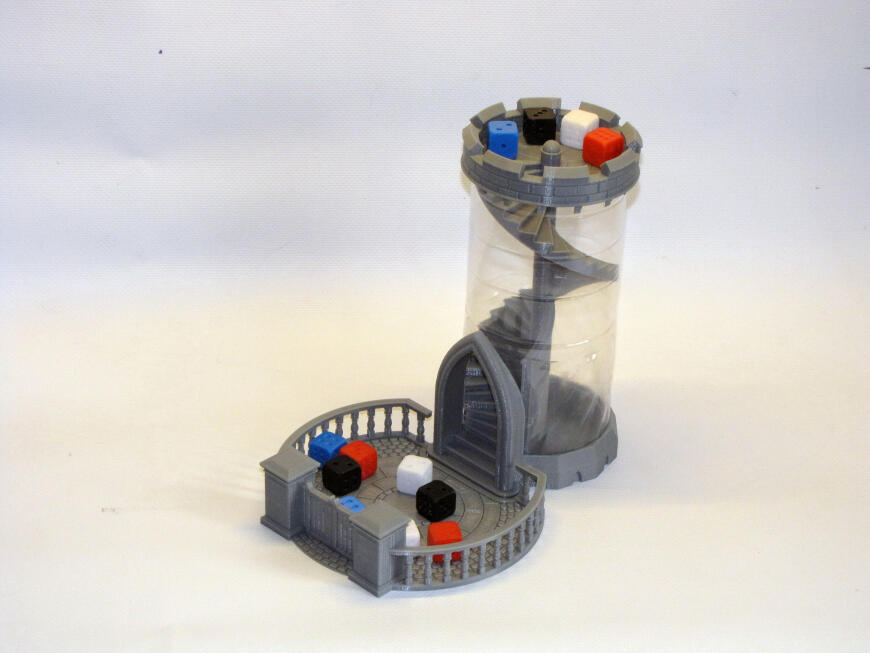 Башня для игр с использованием кубиков