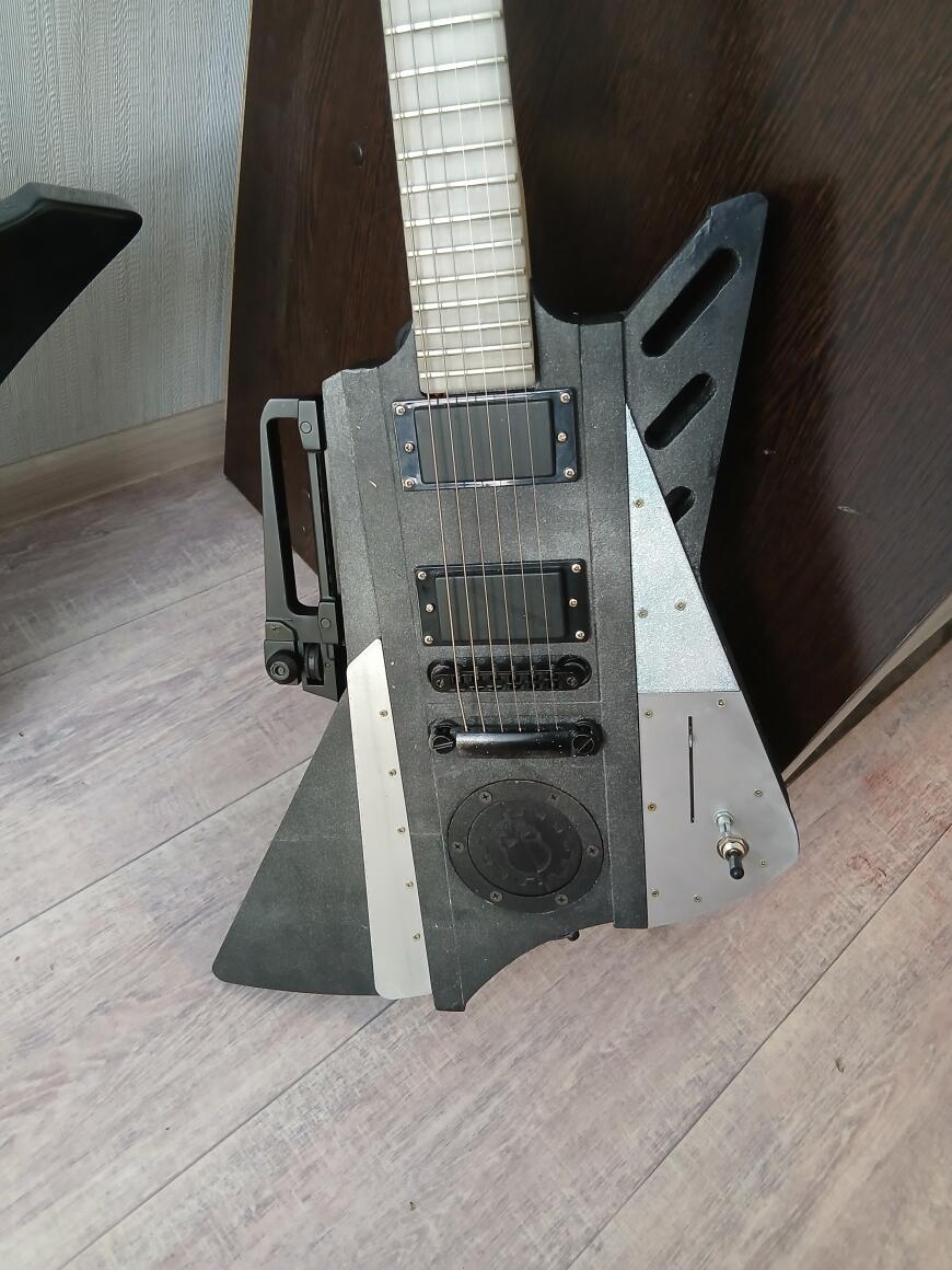 Электрогитара с подсветкой