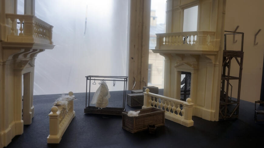 Театральный макет (павильон) к спектаклю Сирано де Бержерак