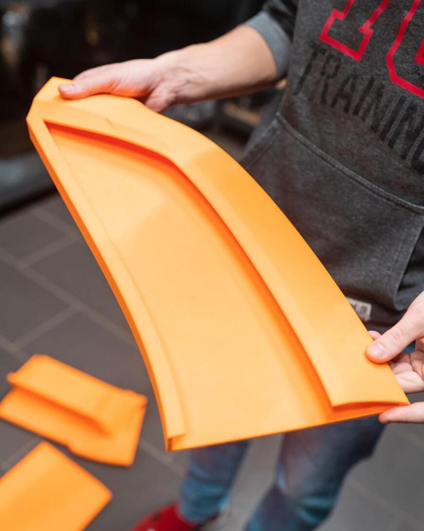 Напечатанная мастер-модель нестандартного диффузора для Mercedes-Benz.