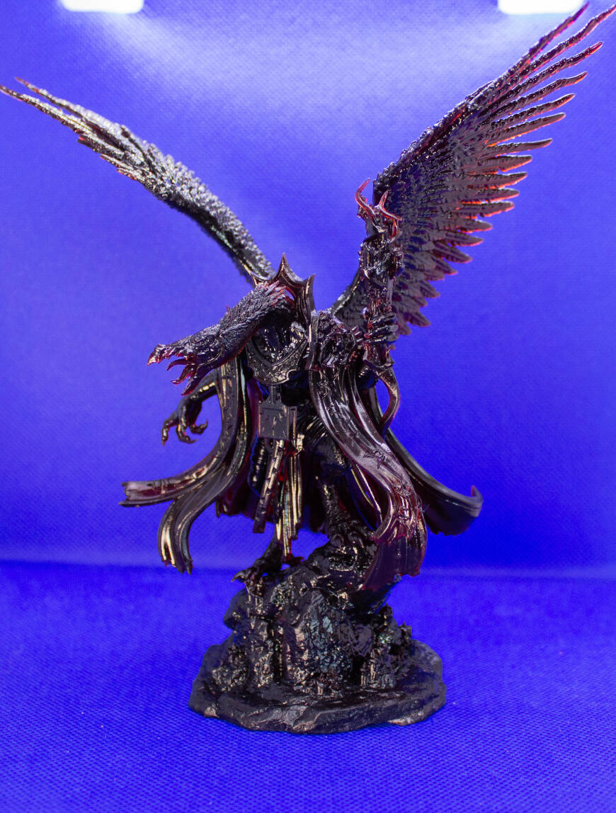 Фигурка по вселенной Warhammer 40K