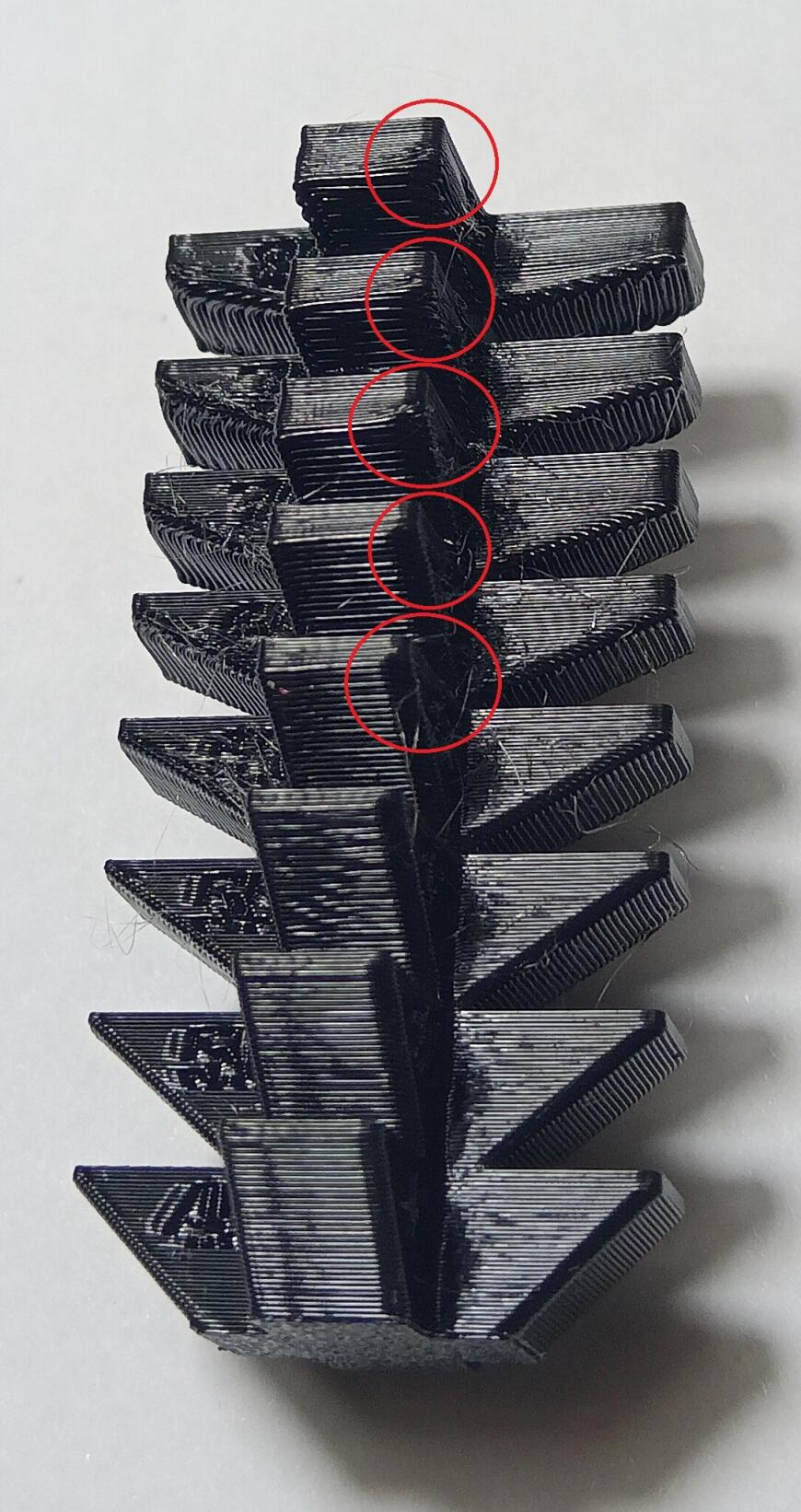 Qidi Q2 зализывает углы.