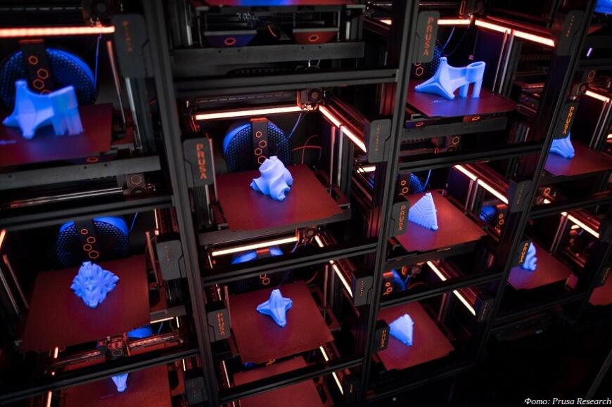 Команда Йозефа Пруши демонстрирует автоматизированную ферму 3D-печати