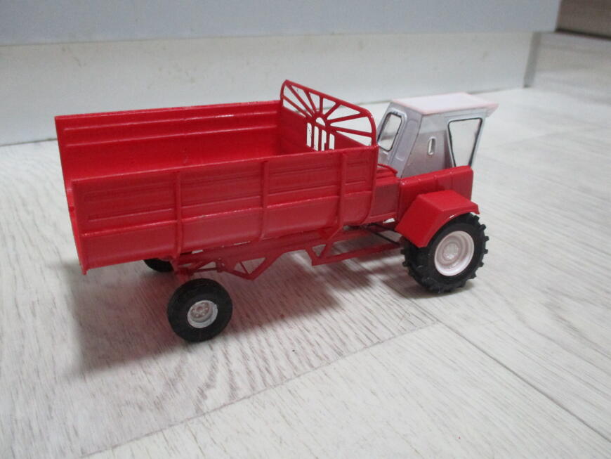 Моделька в 1:43 самоделки из комбайна СК-5 Нива