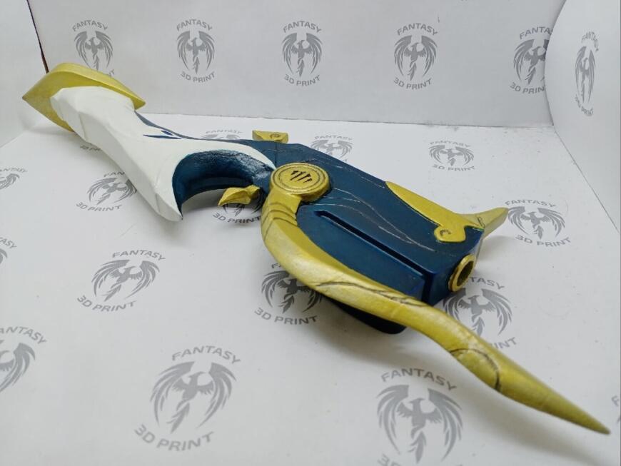 Пистолет Шепот героя Jhin из Лиги Легенд