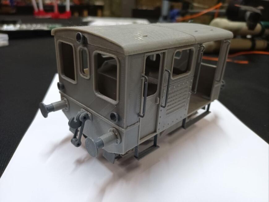 почти Модель железнодорожного трактора TM -2/2