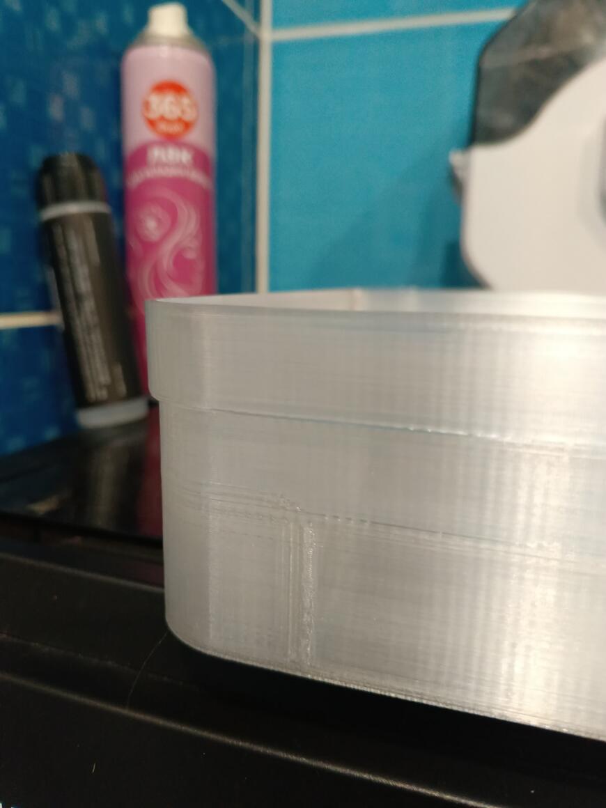 Смещение слоев при печати в одном и том же месте.