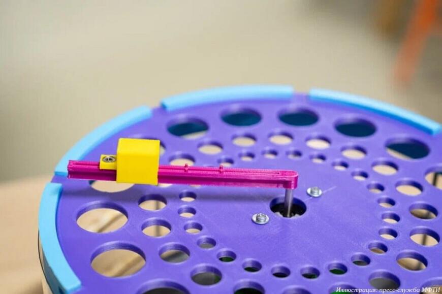 Студентки МФТИ сконструировали бюджетный прибор для автоматизации химических исследований