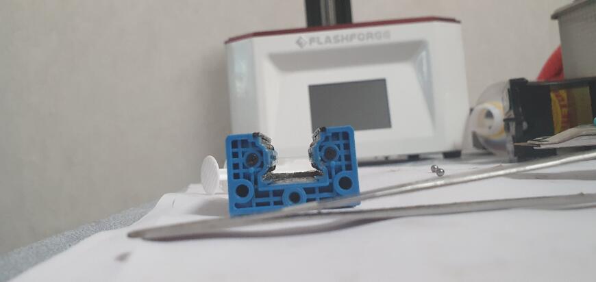 линейная направляющая принтера Flashforge foto 6.0