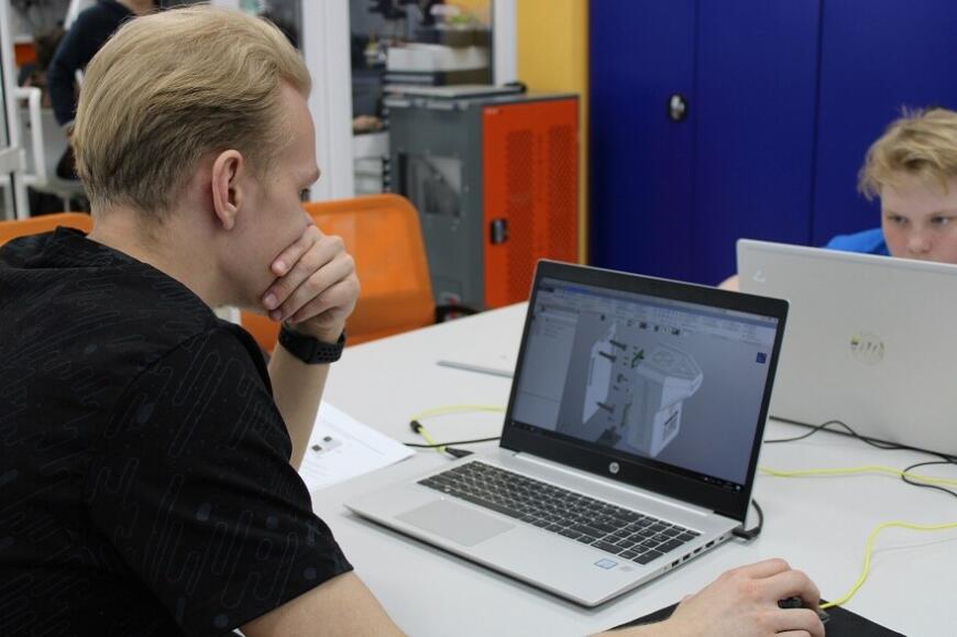 В курганском «Кванториуме» прошел конкурс 3D MAKE для будущих инженеров и мейкеров