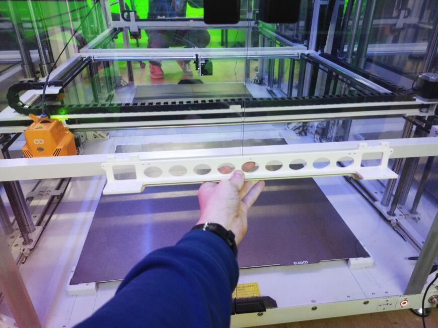 Обзор на Elegoo Orange Storm Giga