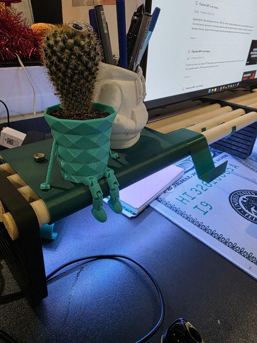 Как я печатал себе полку под мониторы.