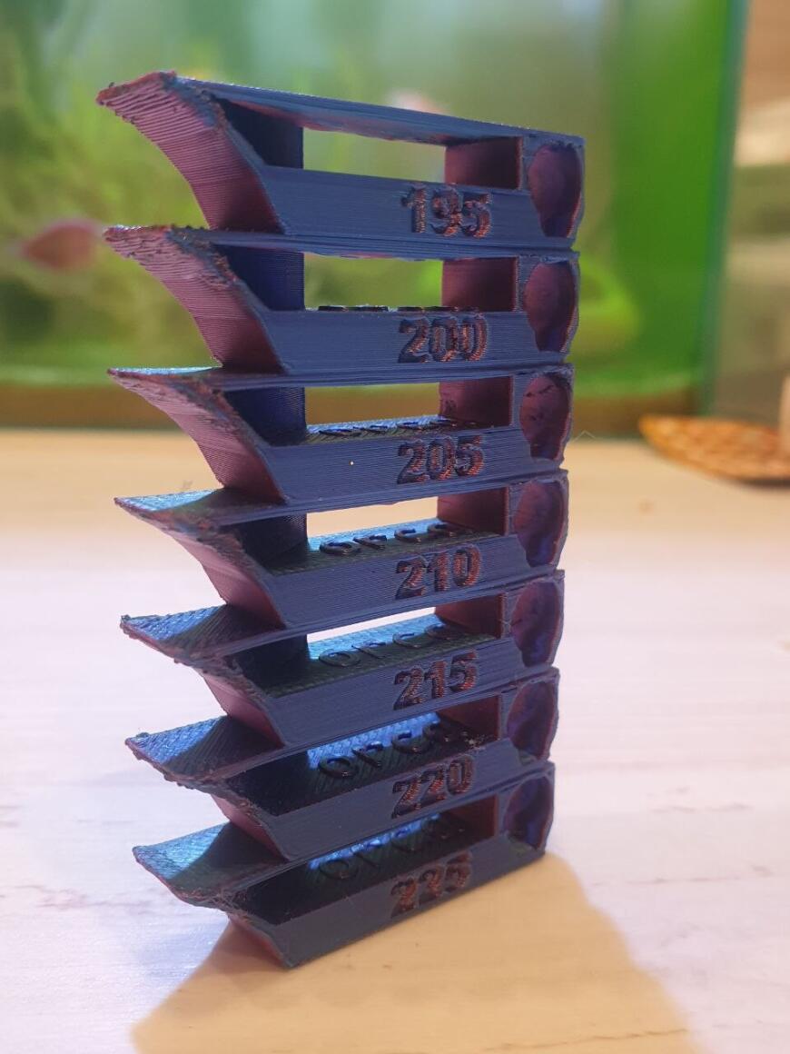 Дефект печати навесаний PlA Silk